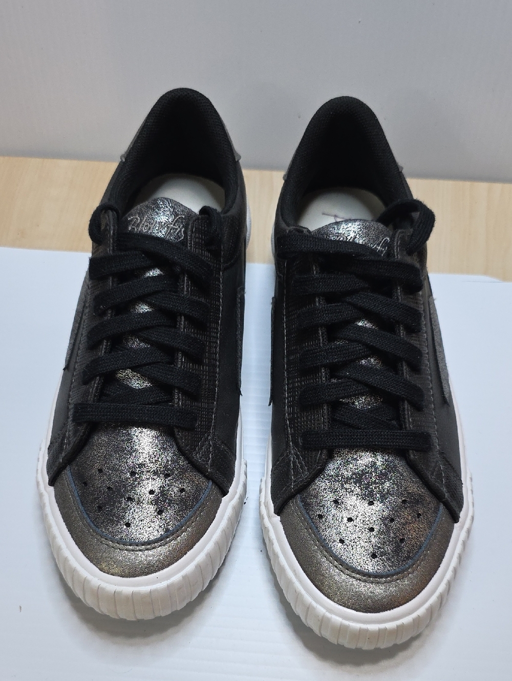 Blowfish Malibu Womens Black Metallic Silver Glitter White Shoes Size8 Excellent